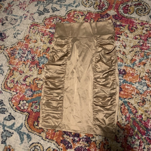 Gold pencil skirt - Picture 1 of 4